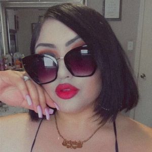 Meet your Posher, Myrah